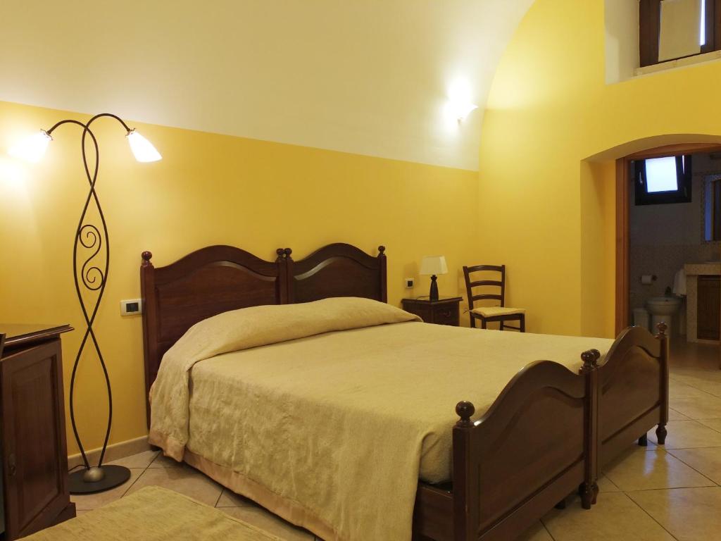 Villa Musica - Camera da letto con arredi tradizionali salentini - 12