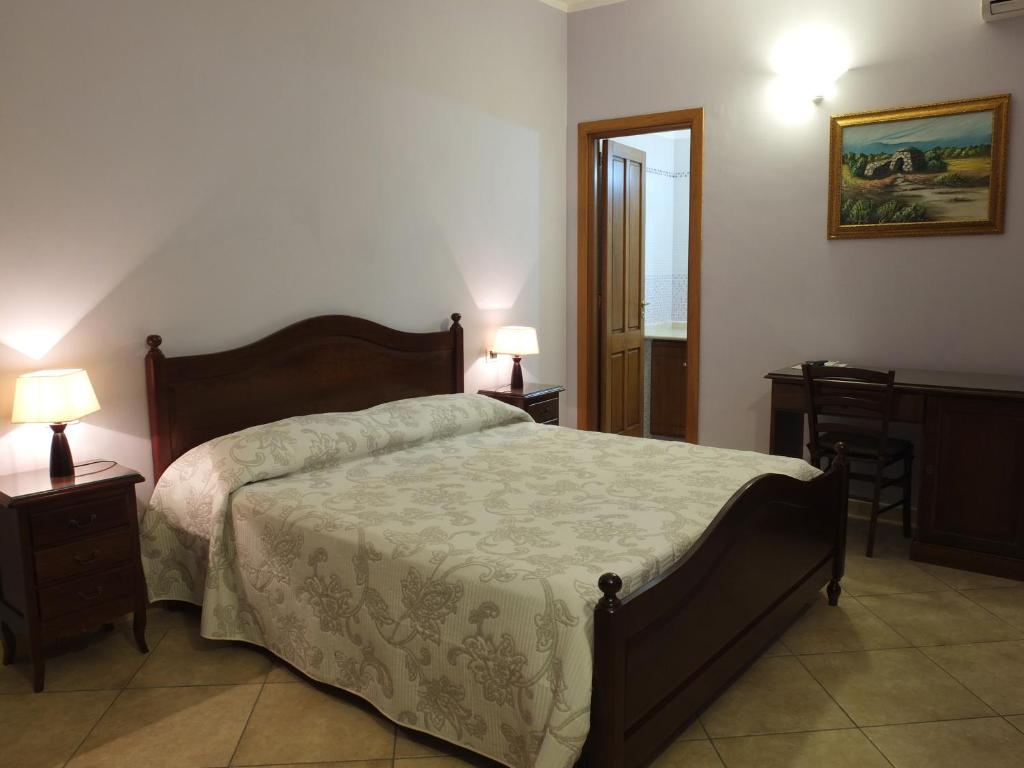 Villa Musica - Camera da letto con arredi tradizionali salentini - 19