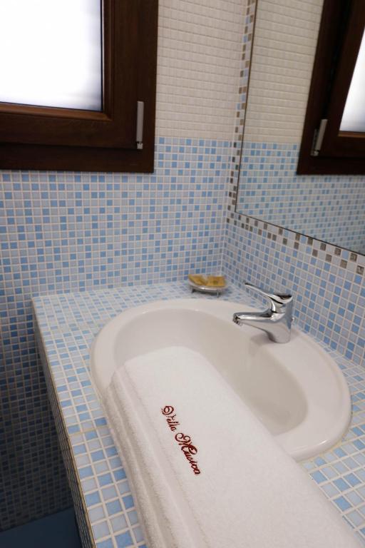 Villa Musica - Camera da letto con arredi tradizionali salentini - 28