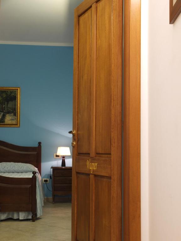 Villa Musica - Camera da letto con arredi tradizionali salentini - 55