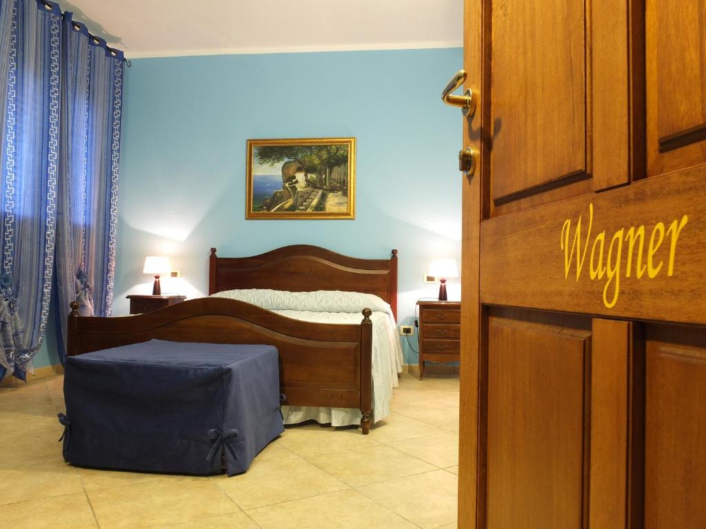 Villa Musica - Camera da letto con arredi tradizionali salentini - 56